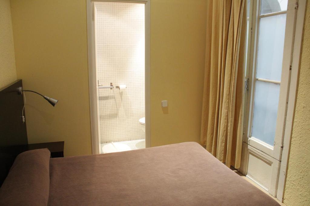 Hostal Baires Barcelona Værelse billede
