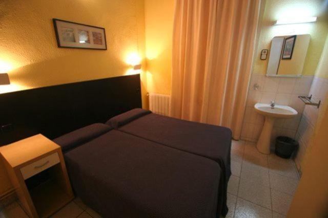 Hostal Baires Barcelona Værelse billede